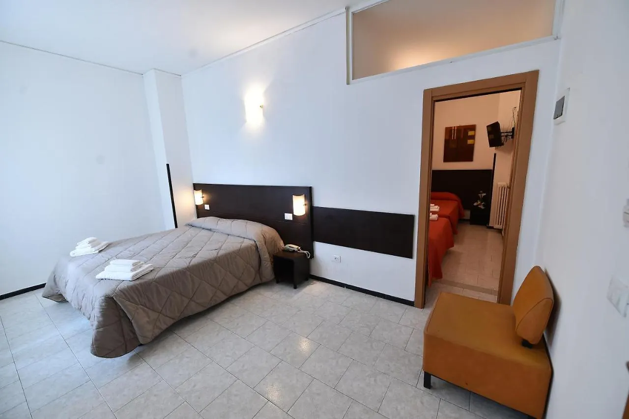 ***  Hotel Okinawa Rímini Italia