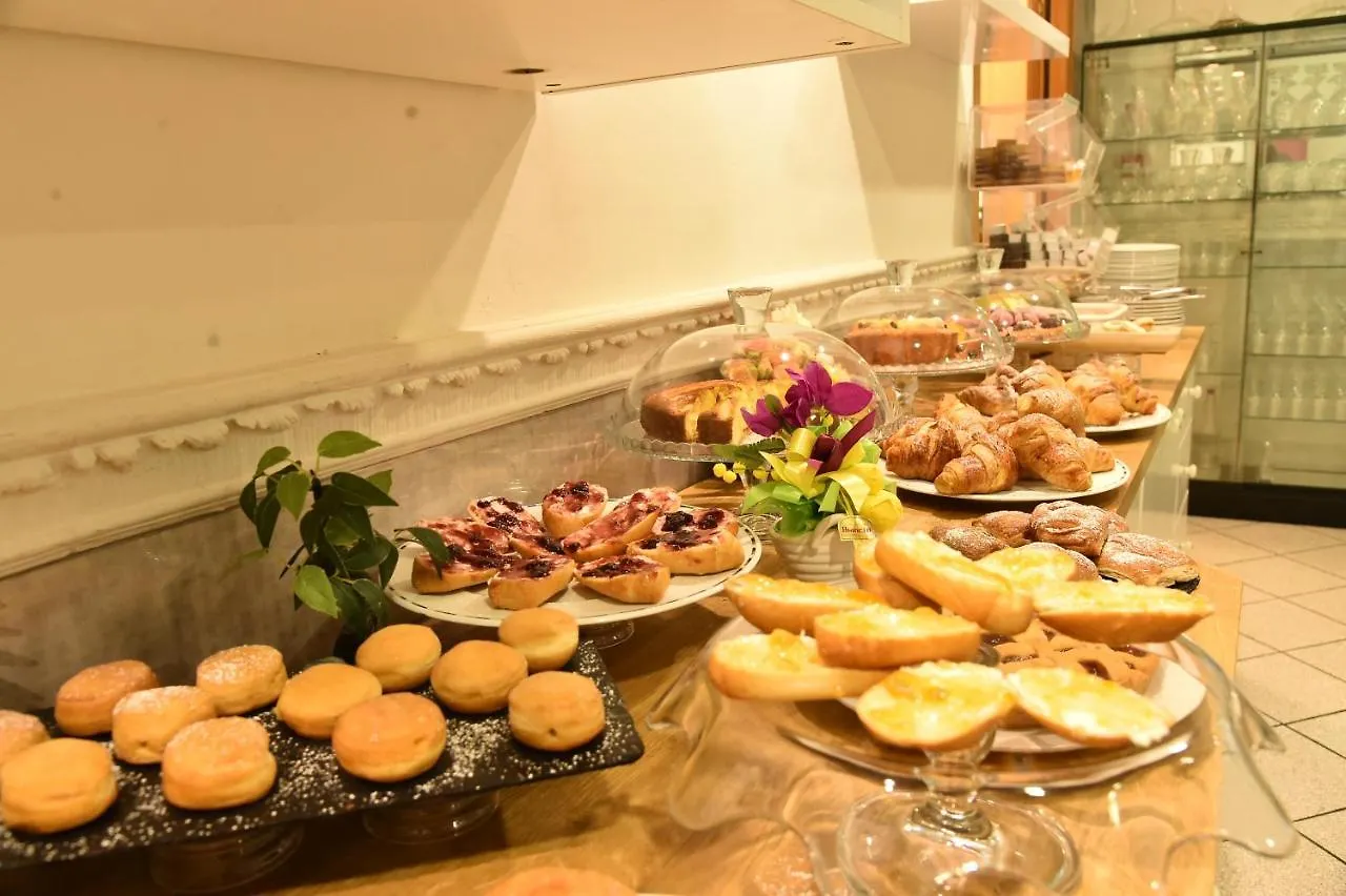 Hotel Okinawa Rímini Italia