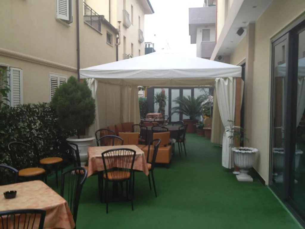 Hotel Okinawa Rímini Italia